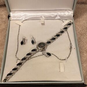 Royal Collection Elegant Silver and Black Jewelry Set